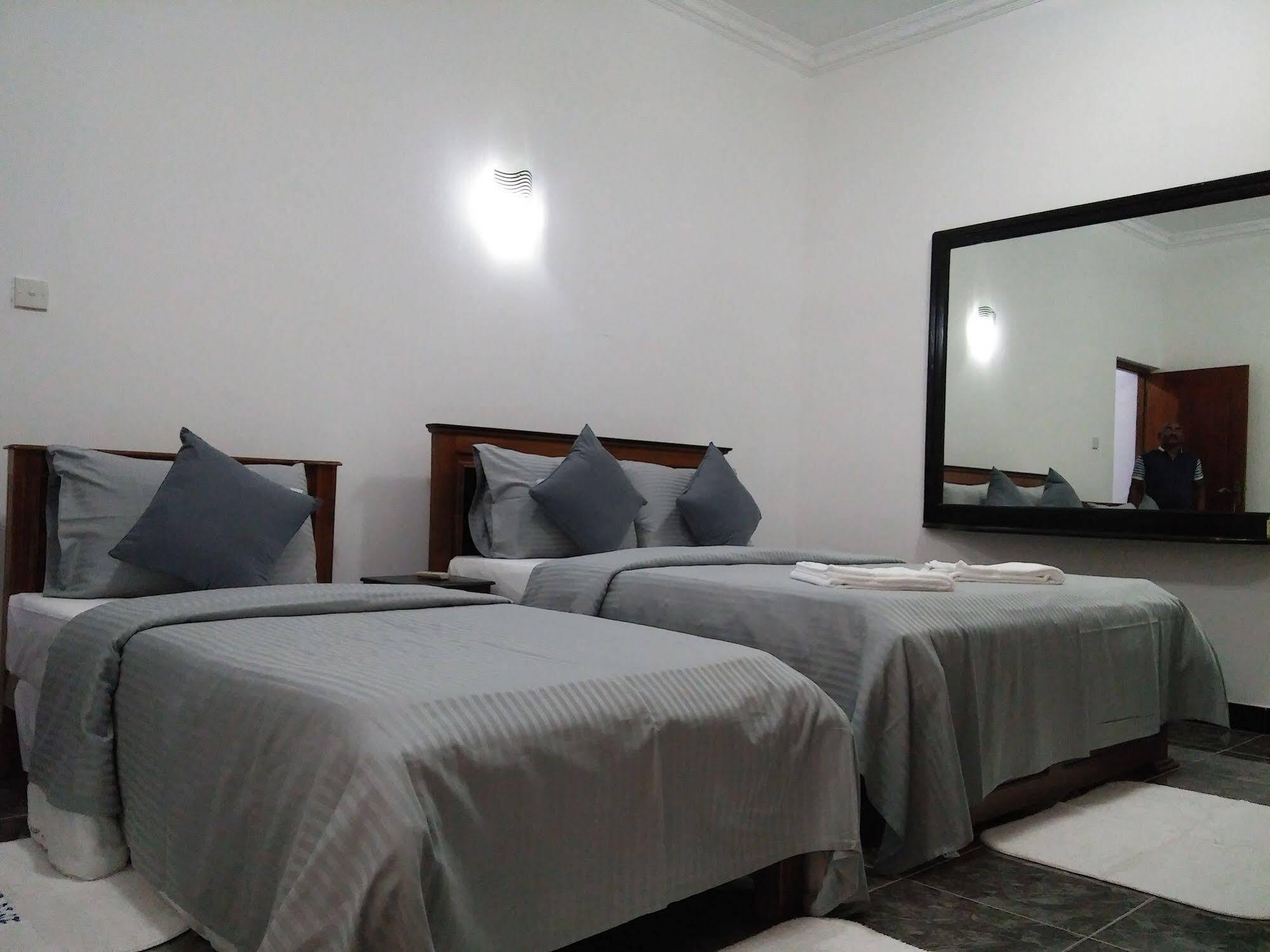 West Dene Bed and Breakfast Νεγκόμπο Εξωτερικό φωτογραφία